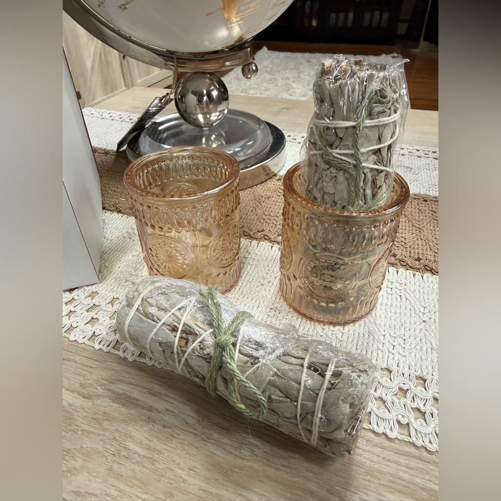 Sage Bundles with LED Tealight Candles in Decorative Glass Holders, to disinfect - Picture 2 of 7